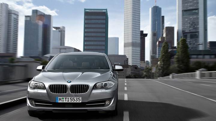 Running 2011 BMW 5-Series Sedan In Grey